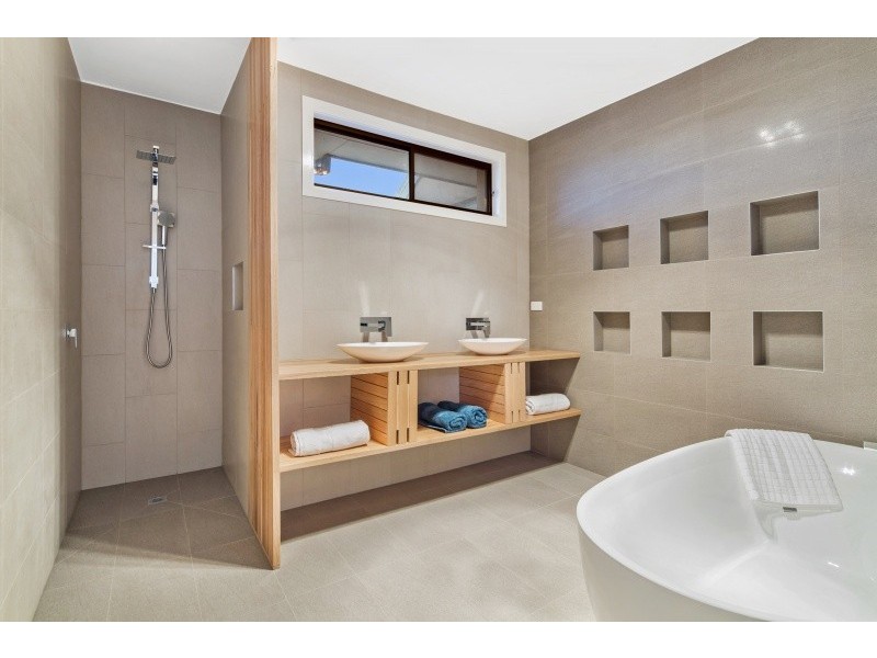 3 Murchison Avenue, Taylors Lakes VIC 3038