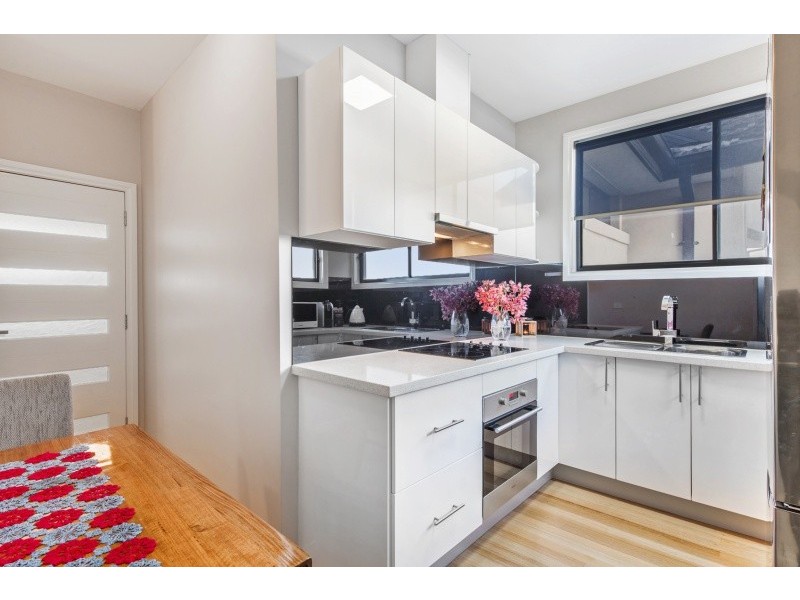 3 Murchison Avenue, Taylors Lakes VIC 3038