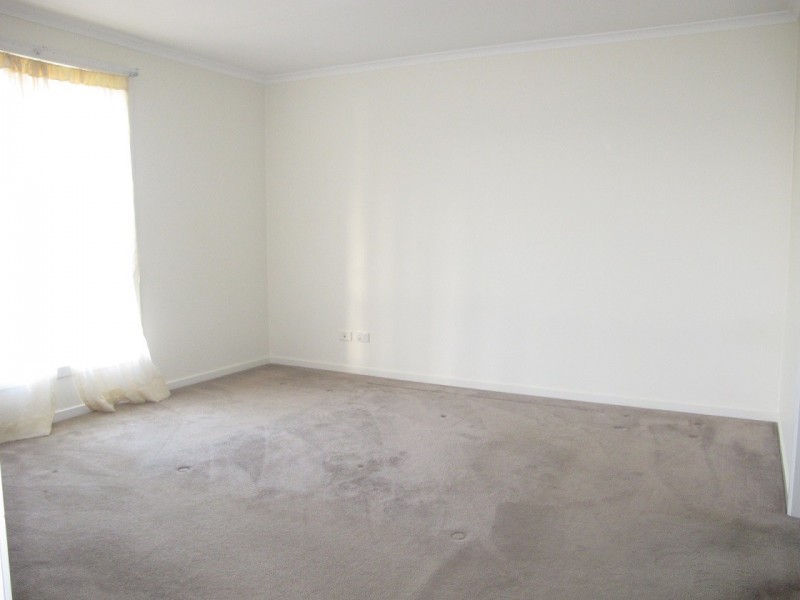 24 Kingston Drive, Taylors Hill VIC 3037