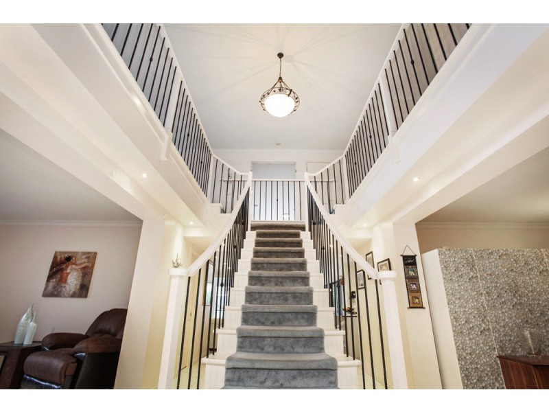 27 Watervale Blvd, Taylors Hill VIC 3037