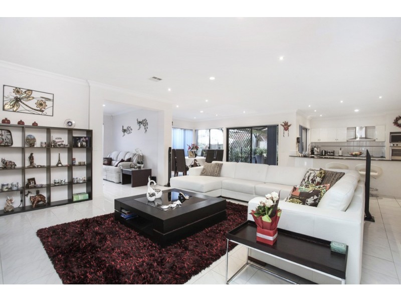 27 Watervale Blvd, Taylors Hill VIC 3037