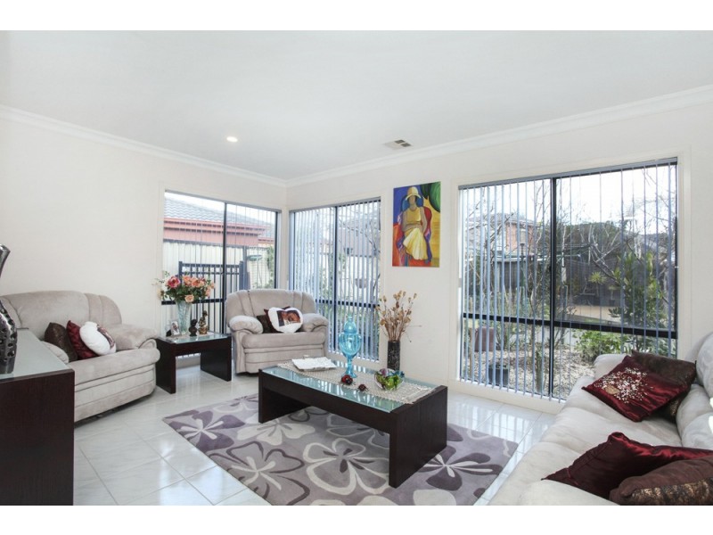 27 Watervale Blvd, Taylors Hill VIC 3037