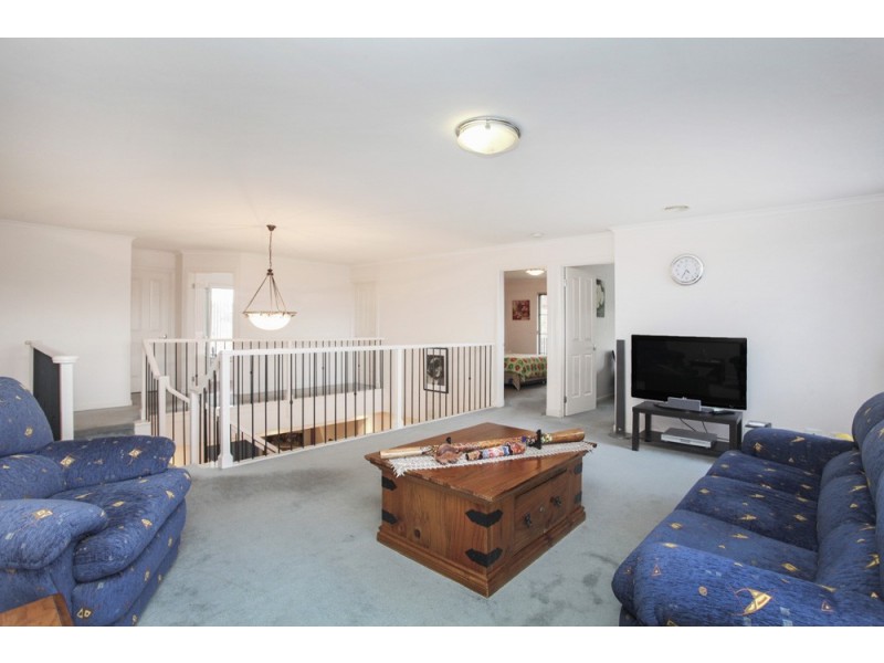 27 Watervale Blvd, Taylors Hill VIC 3037