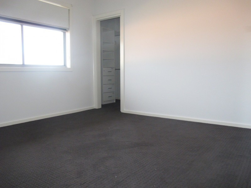 28 Grantham Parade, St Albans VIC 3021