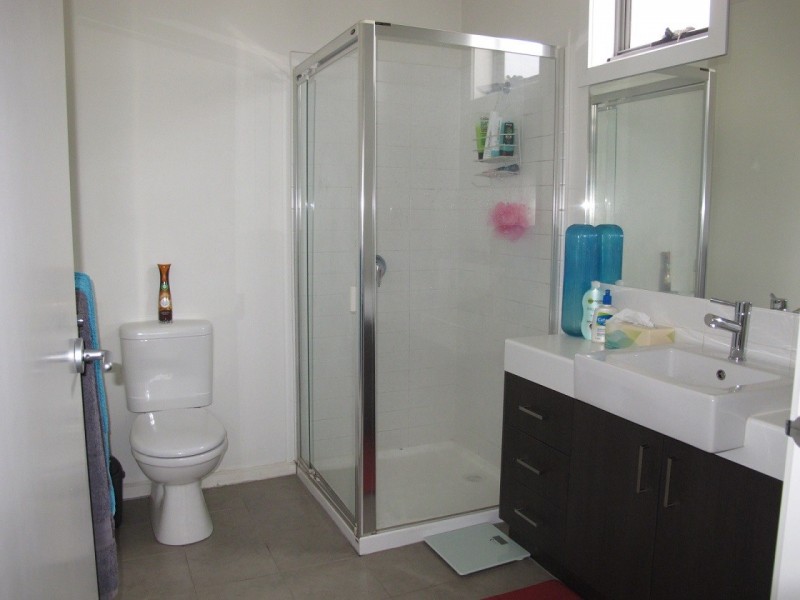 5/1-5 The Close, Caroline Springs VIC 3023