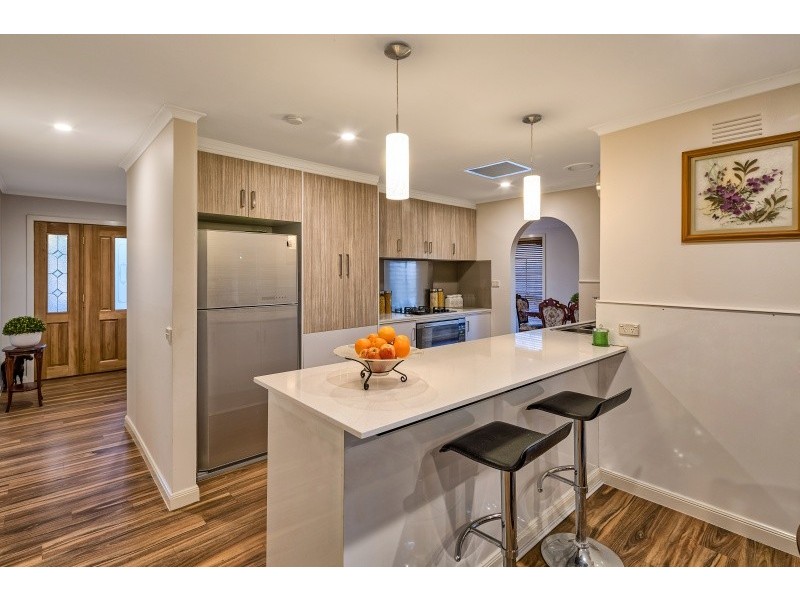 32 Aldershot Drive, Keilor Downs VIC 3038