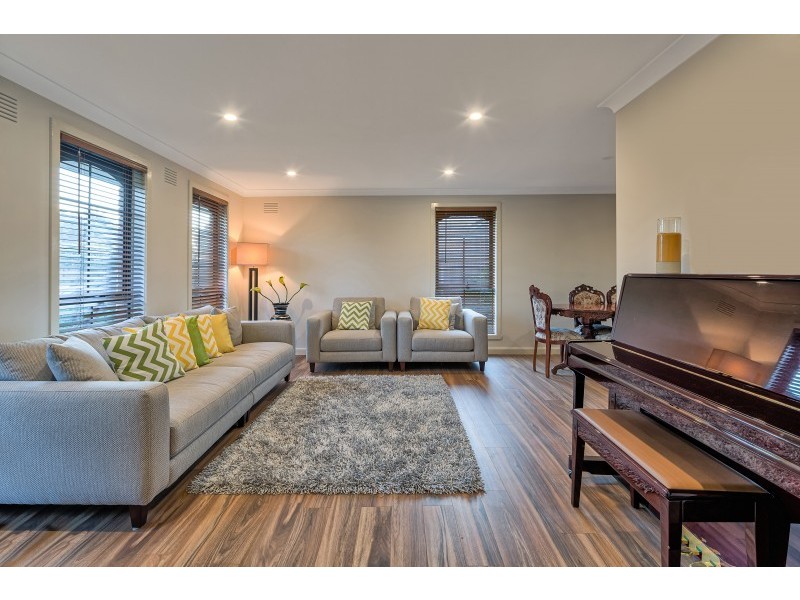 32 Aldershot Drive, Keilor Downs VIC 3038