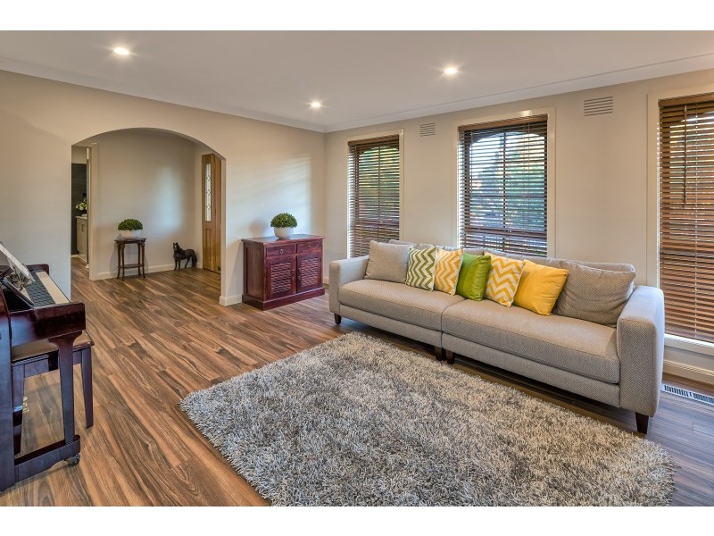 32 Aldershot Drive, Keilor Downs VIC 3038