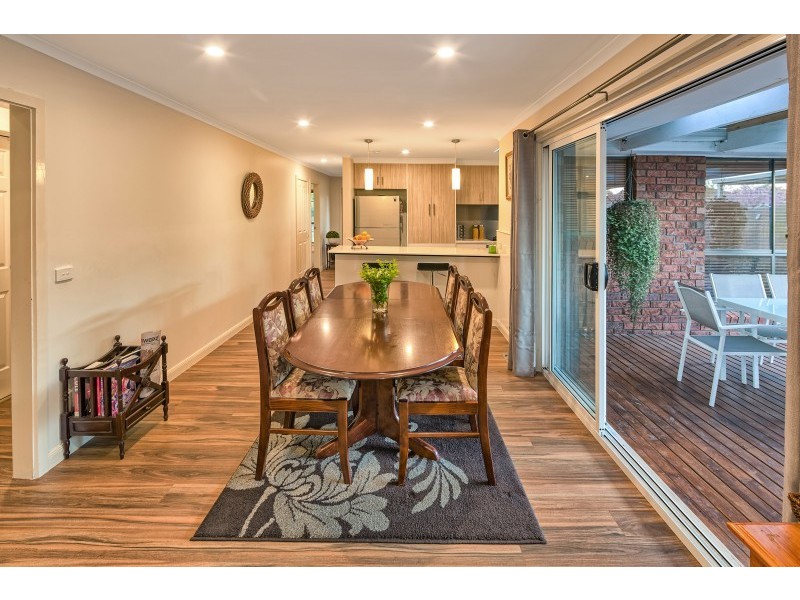 32 Aldershot Drive, Keilor Downs VIC 3038