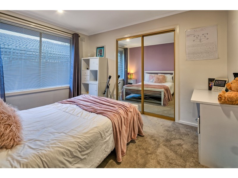 32 Aldershot Drive, Keilor Downs VIC 3038