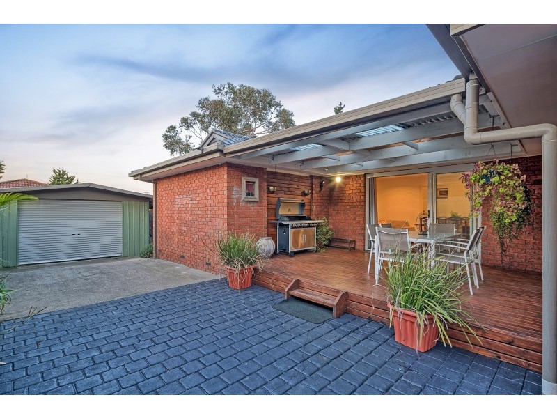 32 Aldershot Drive, Keilor Downs VIC 3038