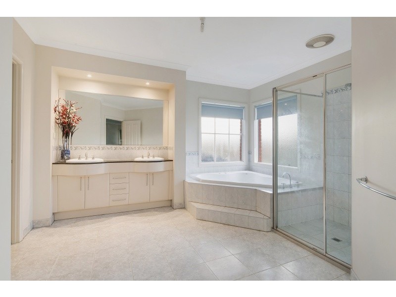 72 Watervale Blvd, Taylors Hill VIC 3037