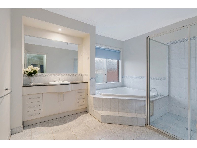 72 Watervale Blvd, Taylors Hill VIC 3037