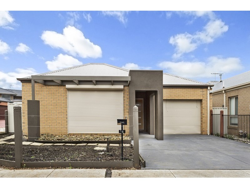 16 Rosella Crescent, Caroline Springs VIC 3023