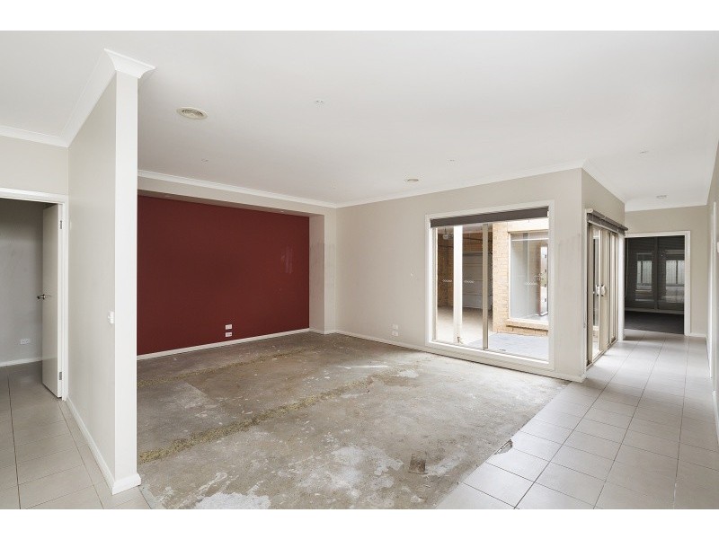 16 Rosella Crescent, Caroline Springs VIC 3023