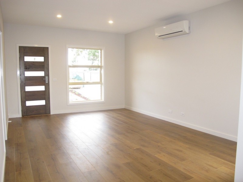 1/9 Fox Street, St Albans VIC 3021