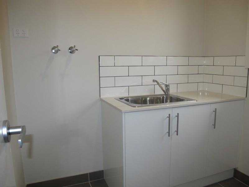 1/9 Fox Street, St Albans VIC 3021