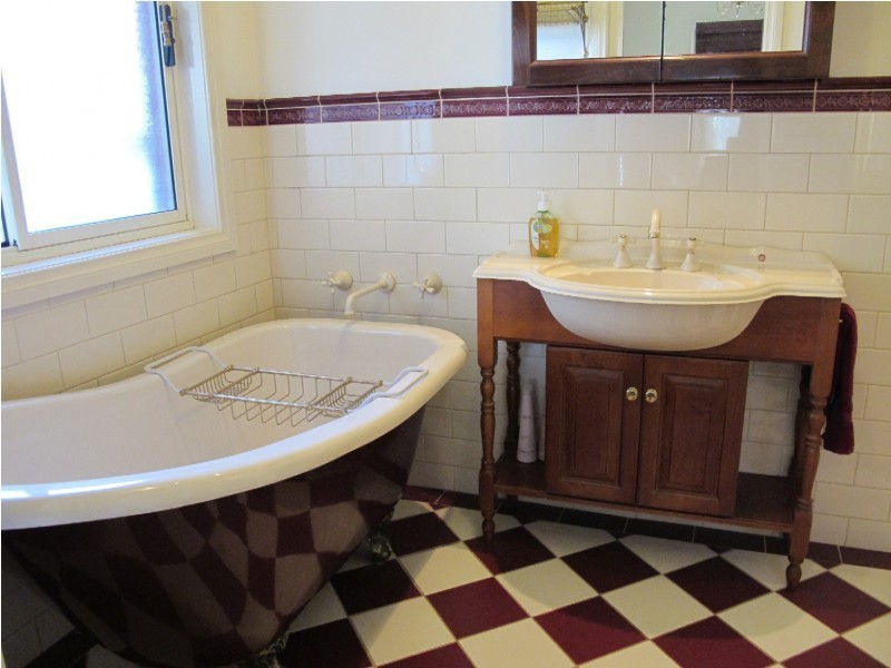 16 Holmes Way, Caroline Springs VIC 3023