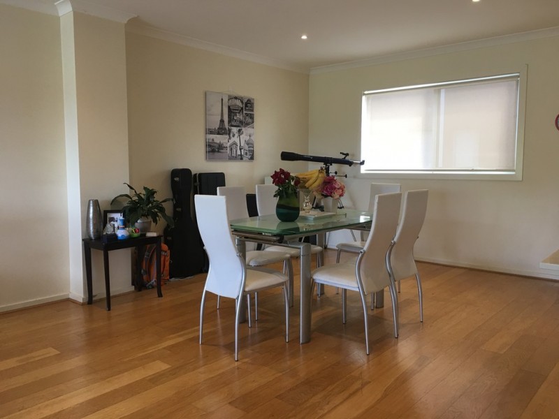 8 Kai Close, Caroline Springs VIC 3023