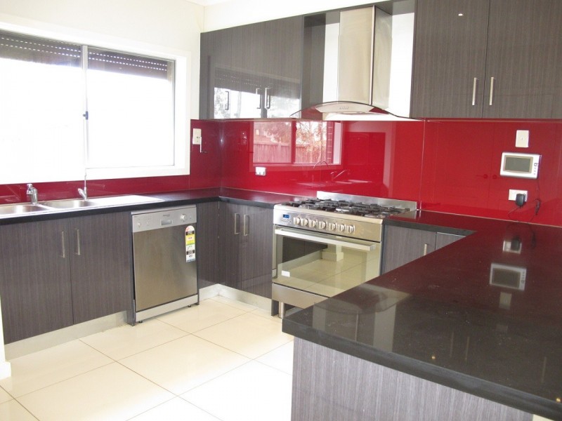 23 Redcliffe Terrace, Taylors Hill VIC 3037
