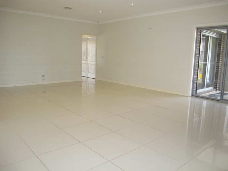 23 Redcliffe Terrace, Taylors Hill VIC 3037