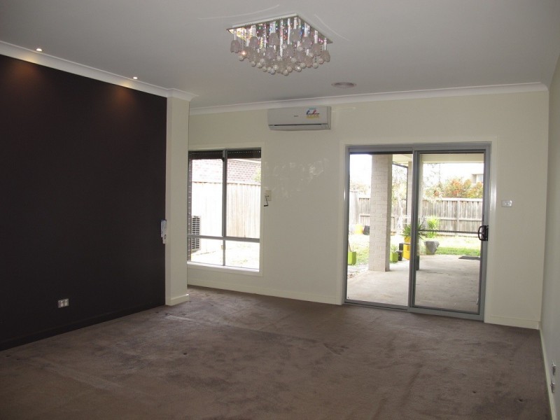 23 Redcliffe Terrace, Taylors Hill VIC 3037