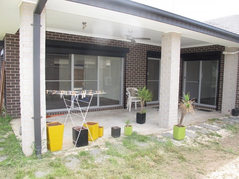 23 Redcliffe Terrace, Taylors Hill VIC 3037