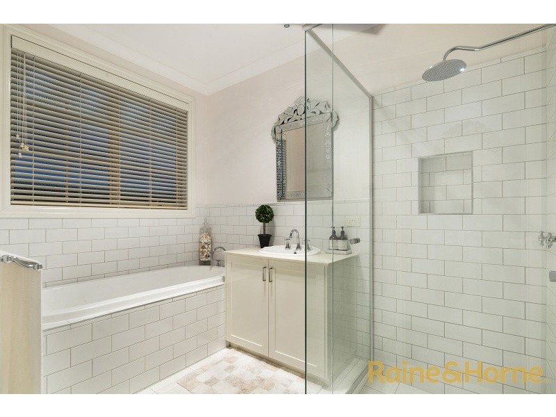 66 George Street, Taylors Hill VIC 3037