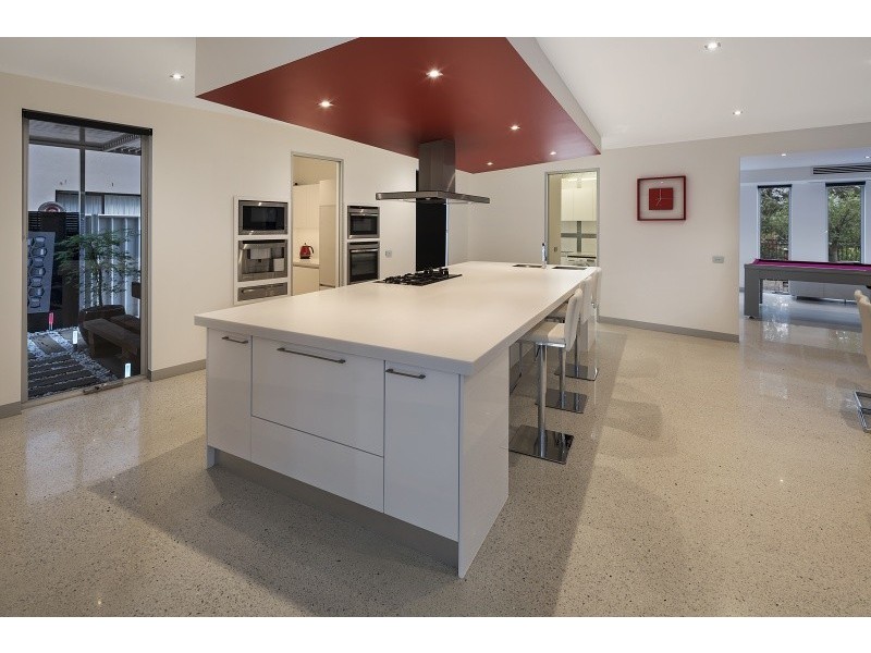 25 Glenmaggie Chase, Caroline Springs VIC 3023
