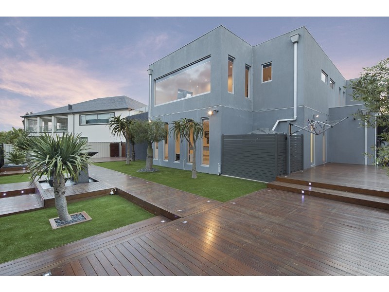 25 Glenmaggie Chase, Caroline Springs VIC 3023
