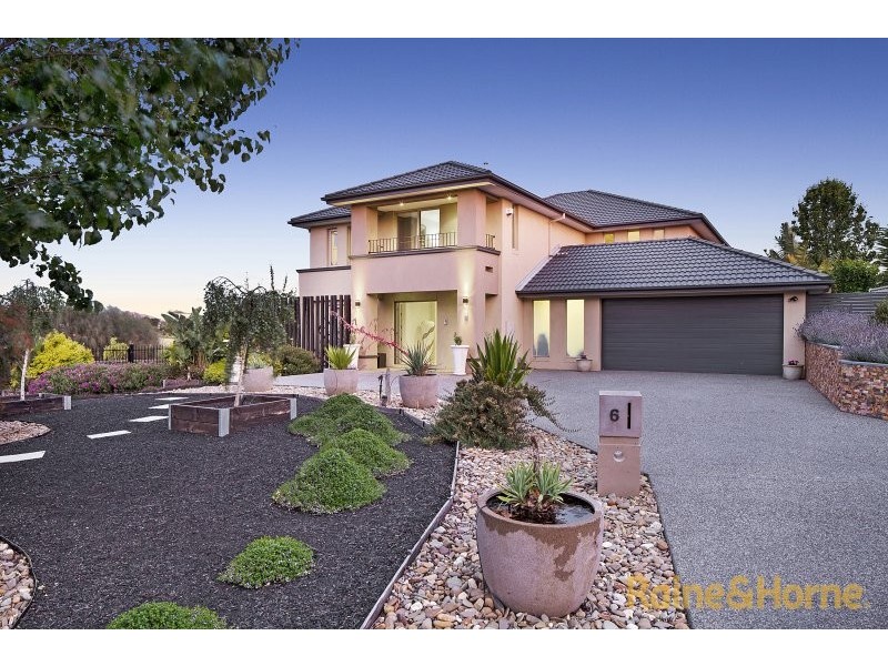 6 Chorlton Place, Caroline Springs VIC 3023