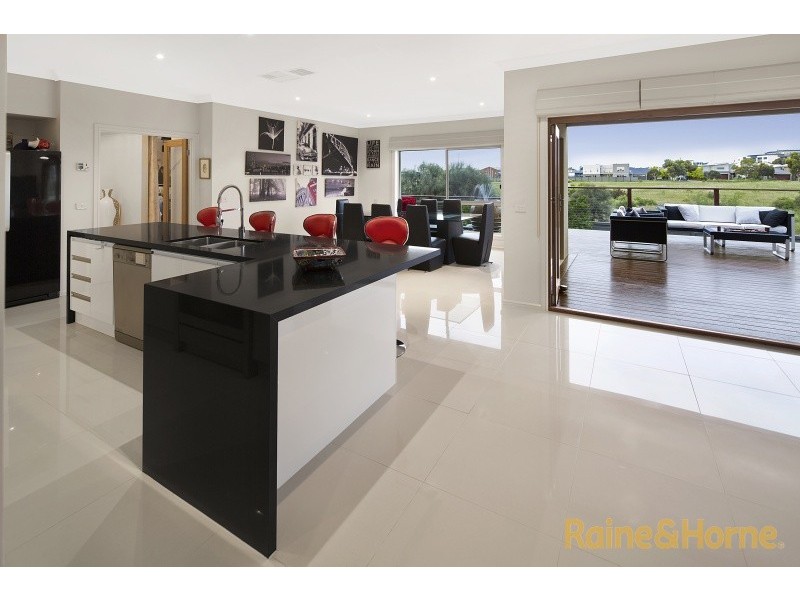 6 Chorlton Place, Caroline Springs VIC 3023