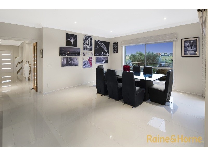 6 Chorlton Place, Caroline Springs VIC 3023