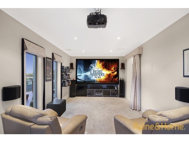 6 Chorlton Place, Caroline Springs VIC 3023