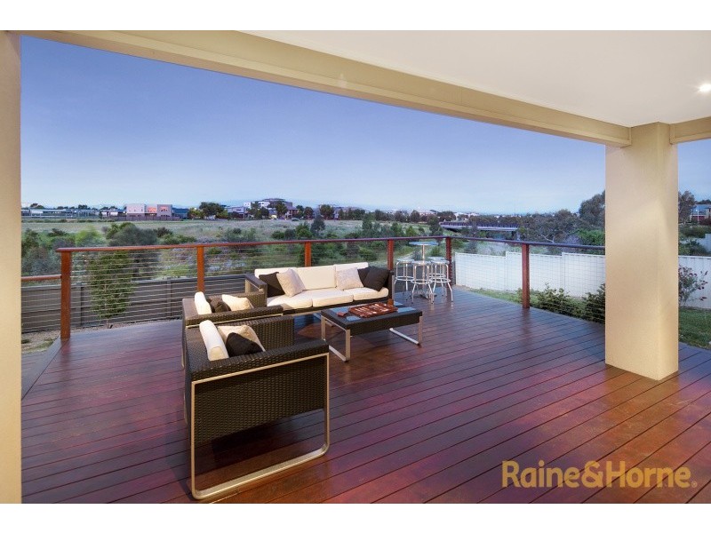 6 Chorlton Place, Caroline Springs VIC 3023