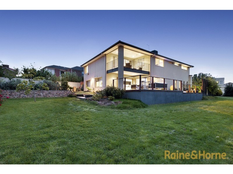 6 Chorlton Place, Caroline Springs VIC 3023