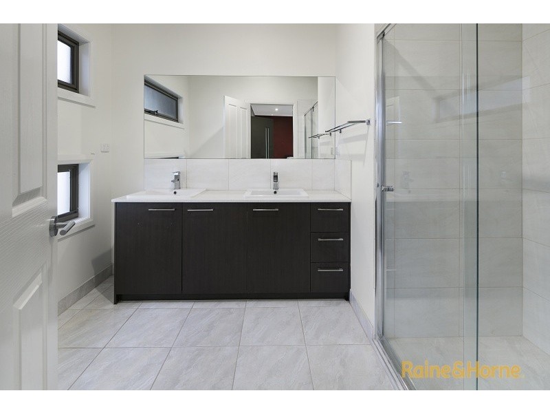 12 Brunton Avenue, Caroline Springs VIC 3023