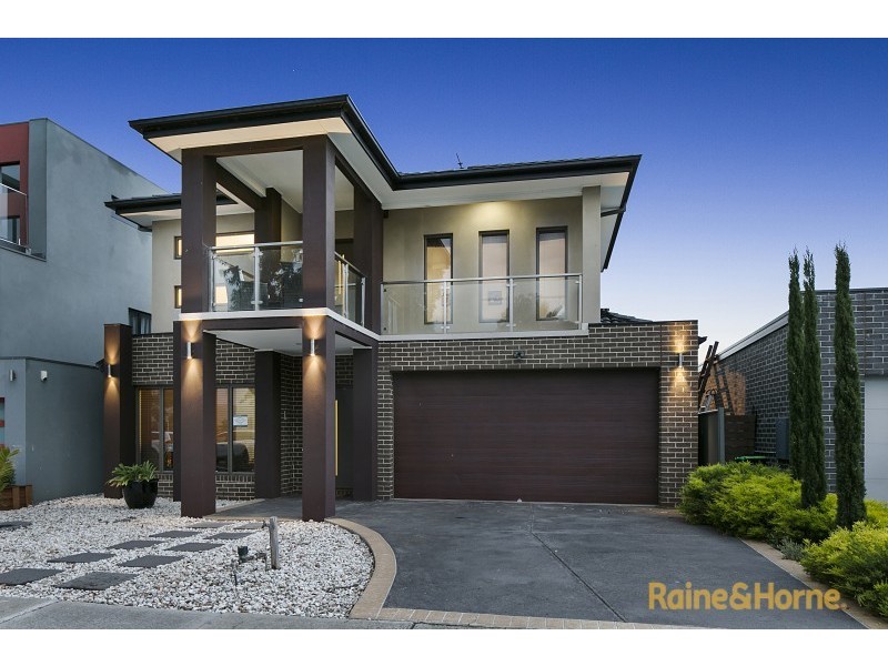 12 Brunton Avenue, Caroline Springs VIC 3023