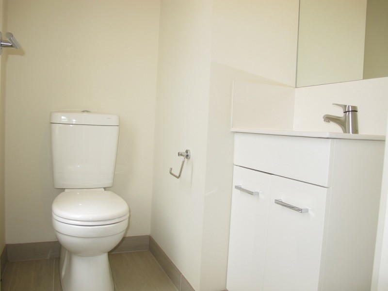 8 Kangaroo Paw Court, Taylors Lakes VIC 3038