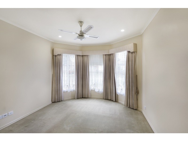 13 Hannah Avenue, Hillside VIC 3037