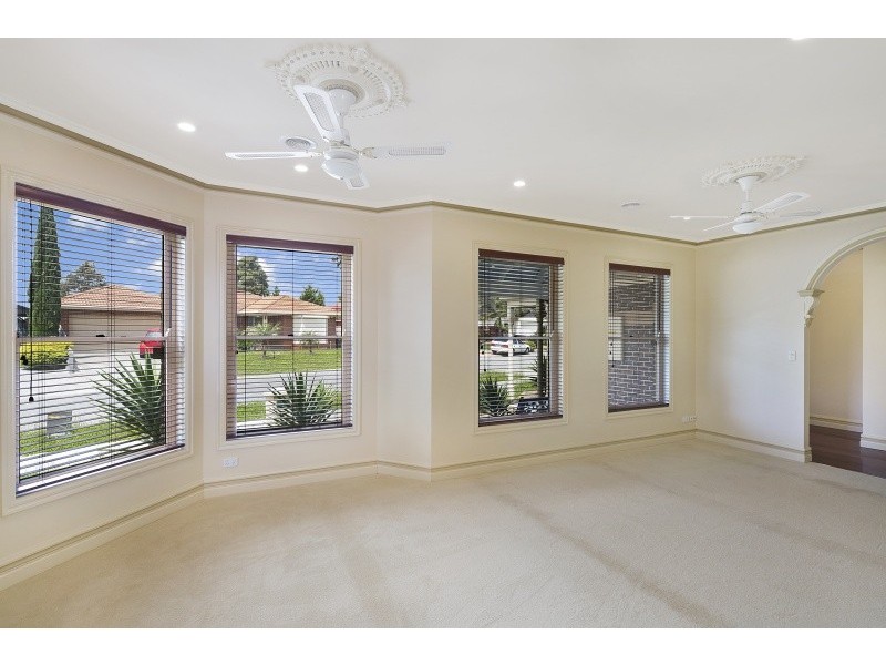 13 Hannah Avenue, Hillside VIC 3037