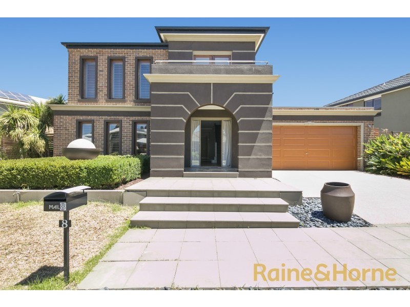 8 Drummond Street, Caroline Springs VIC 3023