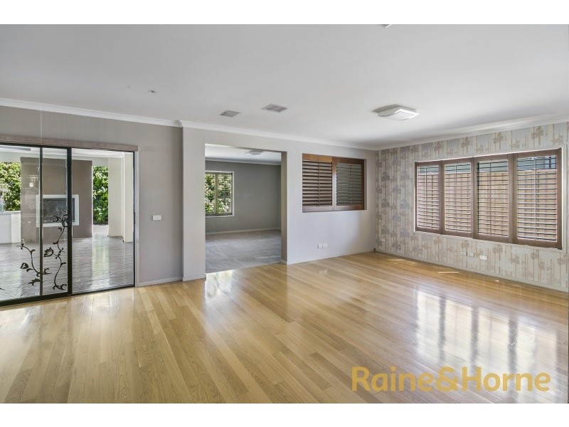 8 Drummond Street, Caroline Springs VIC 3023