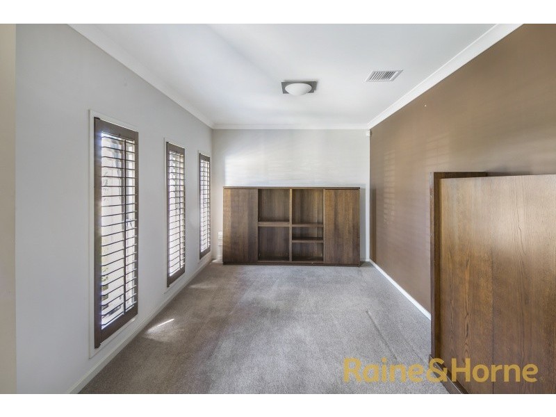 8 Drummond Street, Caroline Springs VIC 3023