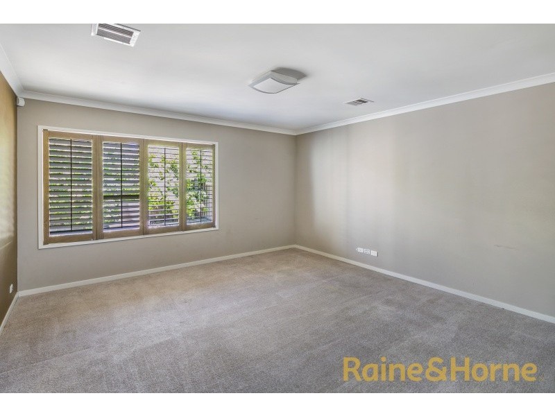 8 Drummond Street, Caroline Springs VIC 3023