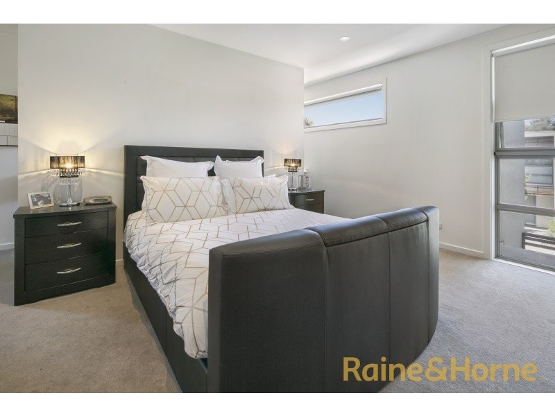 5/1-5 The Close, Caroline Springs VIC 3023