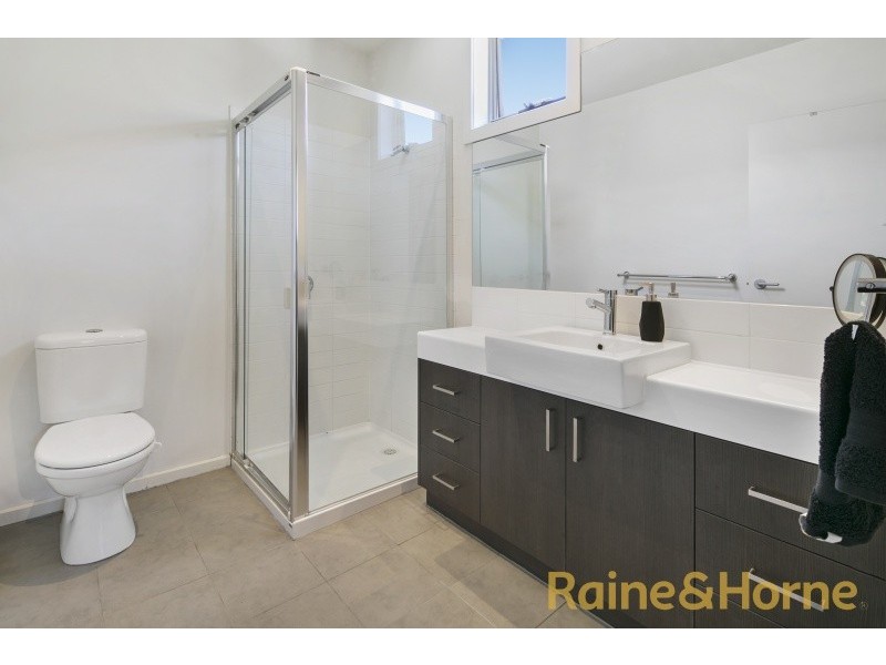 5/1-5 The Close, Caroline Springs VIC 3023