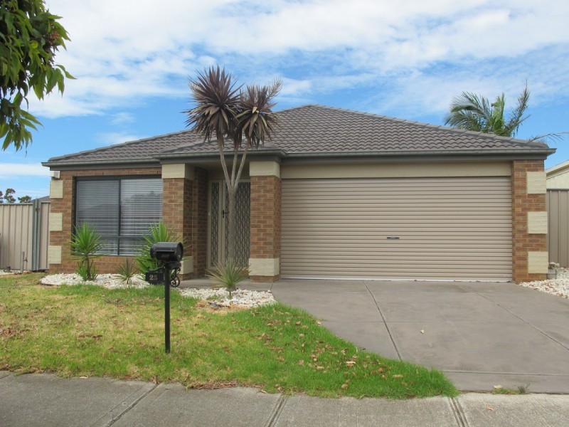 25 Wyperfeld Circuit, Caroline Springs VIC 3023