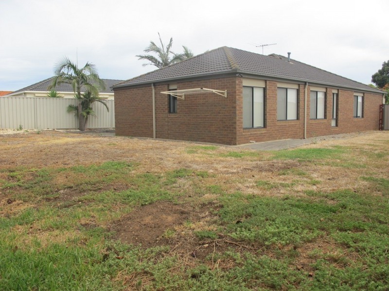 25 Wyperfeld Circuit, Caroline Springs VIC 3023