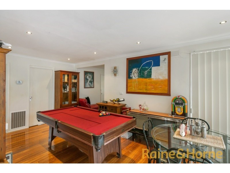 9 Camelot Drive, Albanvale VIC 3021